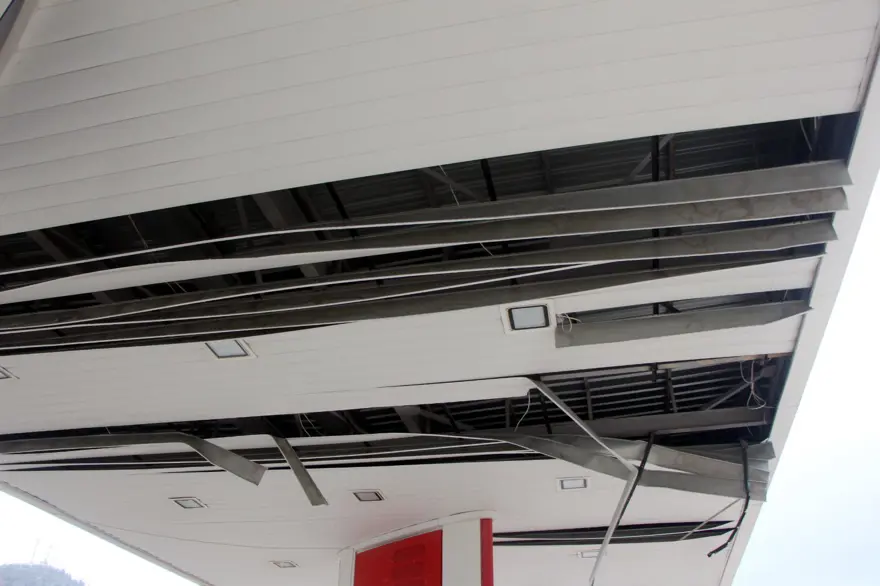 Bolu'da hortum çatıları uçurdu 8 Bolu'da hortum çatıları uçurdu 8