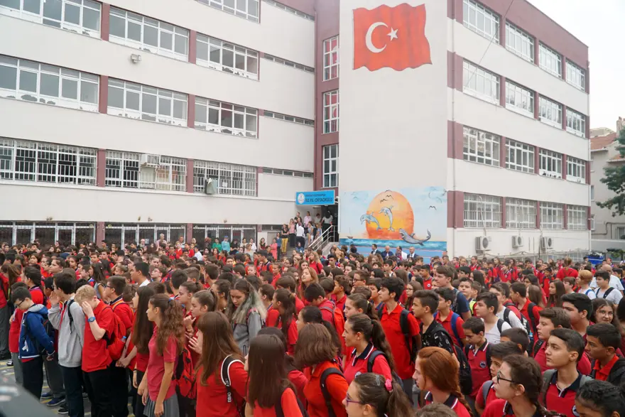 Okullar açıldı (18 milyon öğrenci ders başı yaptı) 30