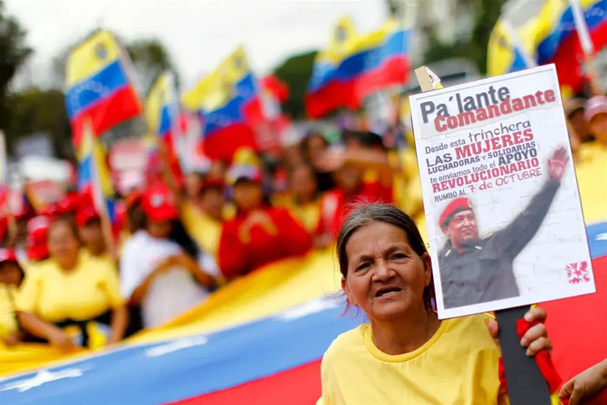 Venezuela Chavez için meydanlara indi 