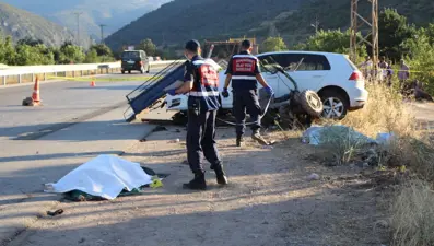 Anne, böbreğini verdiği oğluyla birlikte kazada öldü