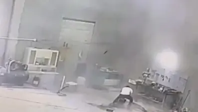 Hava basılırken patlayan lastik can aldı