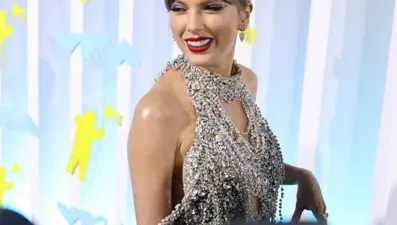 2022 MTV Video Müzik Ödülleri'nde kırmızı halı şıklığı