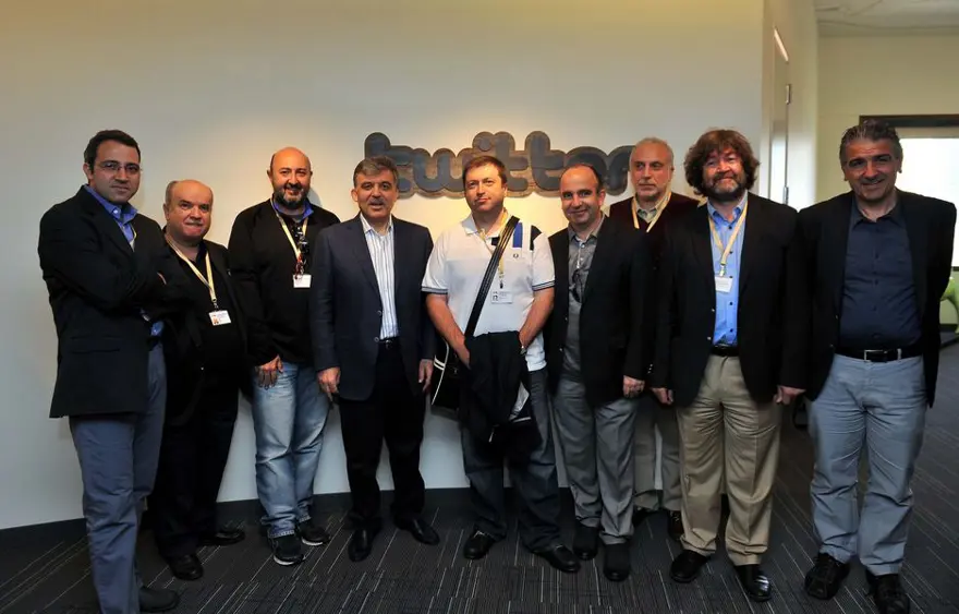 Cumhurbaşkanı Gül Twitter'da 8 Cumhurbaşkanı Gül Twitter'da 8