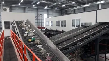 Çöp ayrıştırma bandında yeni doğmuş bebek cesedi bulundu