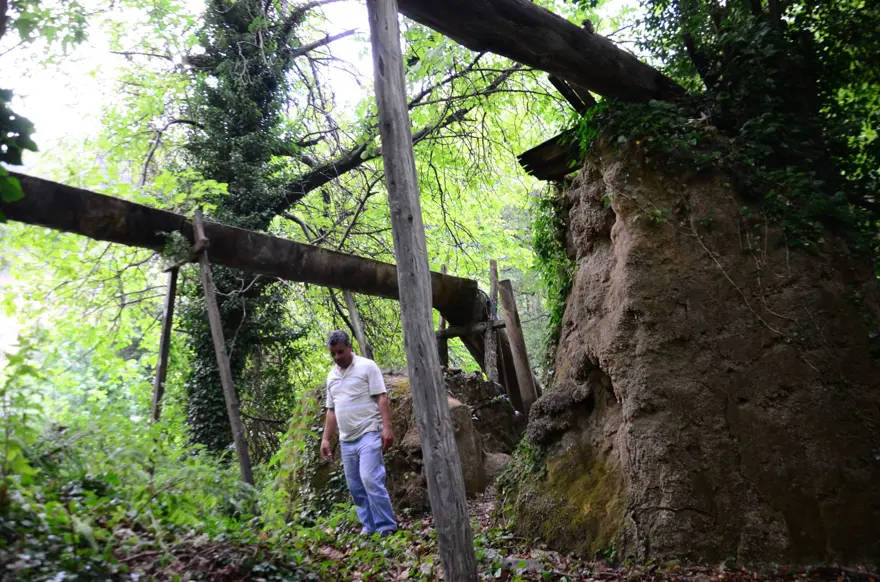 Bin rakımlı tepede zamana meydan okuyan 9 asırlık su değirmeni 3