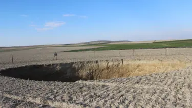 Konya'da 30 metre çapında obruk oluştu