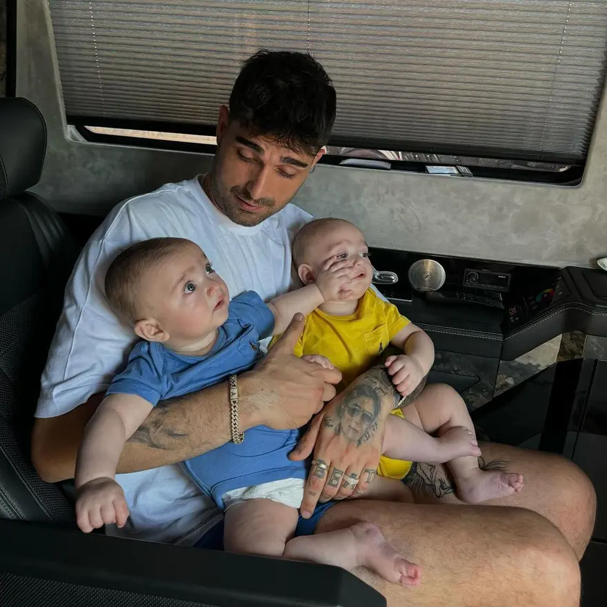 İdo Tatlıses eşi Yasemin Şefkatli ve oğlunu paylaştı: Bunlar hep hayaldi 7