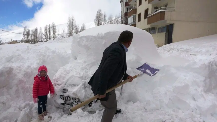 Bitlis’e kar kalınlığı 9 metreye yaklaştı 1 Bitlis’e kar kalınlığı 9 metreye yaklaştı 1