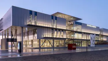 İstanbul Modern kültürel mimari kategorisinde Yılın Binası ödülünü kazandı