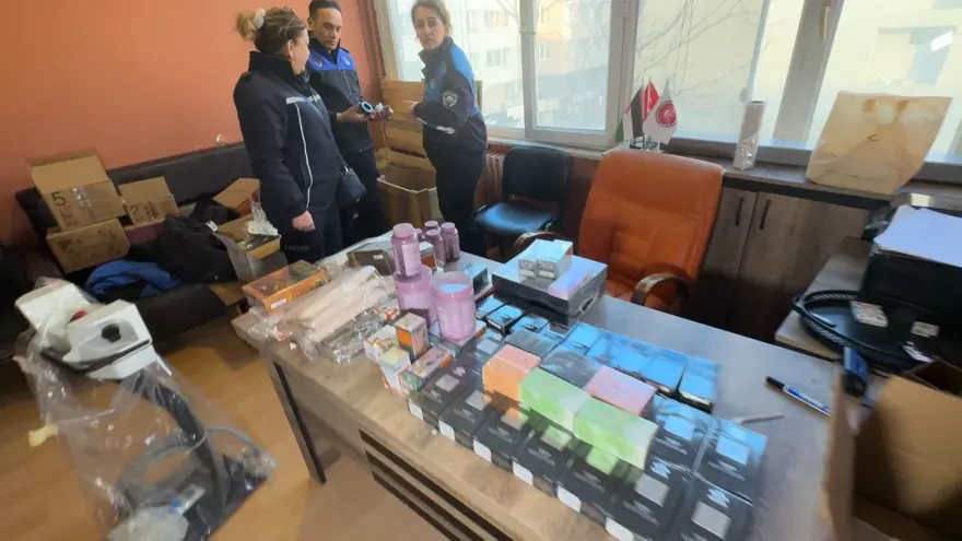 Büro, sahte ürün deposu çıktı: İçinde yok yok... 