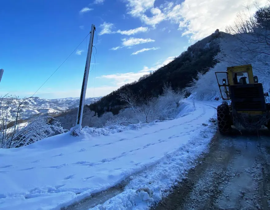 Samsun’da karla mücadele: 80 mahalle yolu ulaşıma açıldı 3