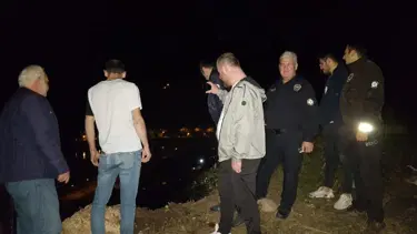 Borçka’da ilçe merkezine inen ayı paniğe neden oldu