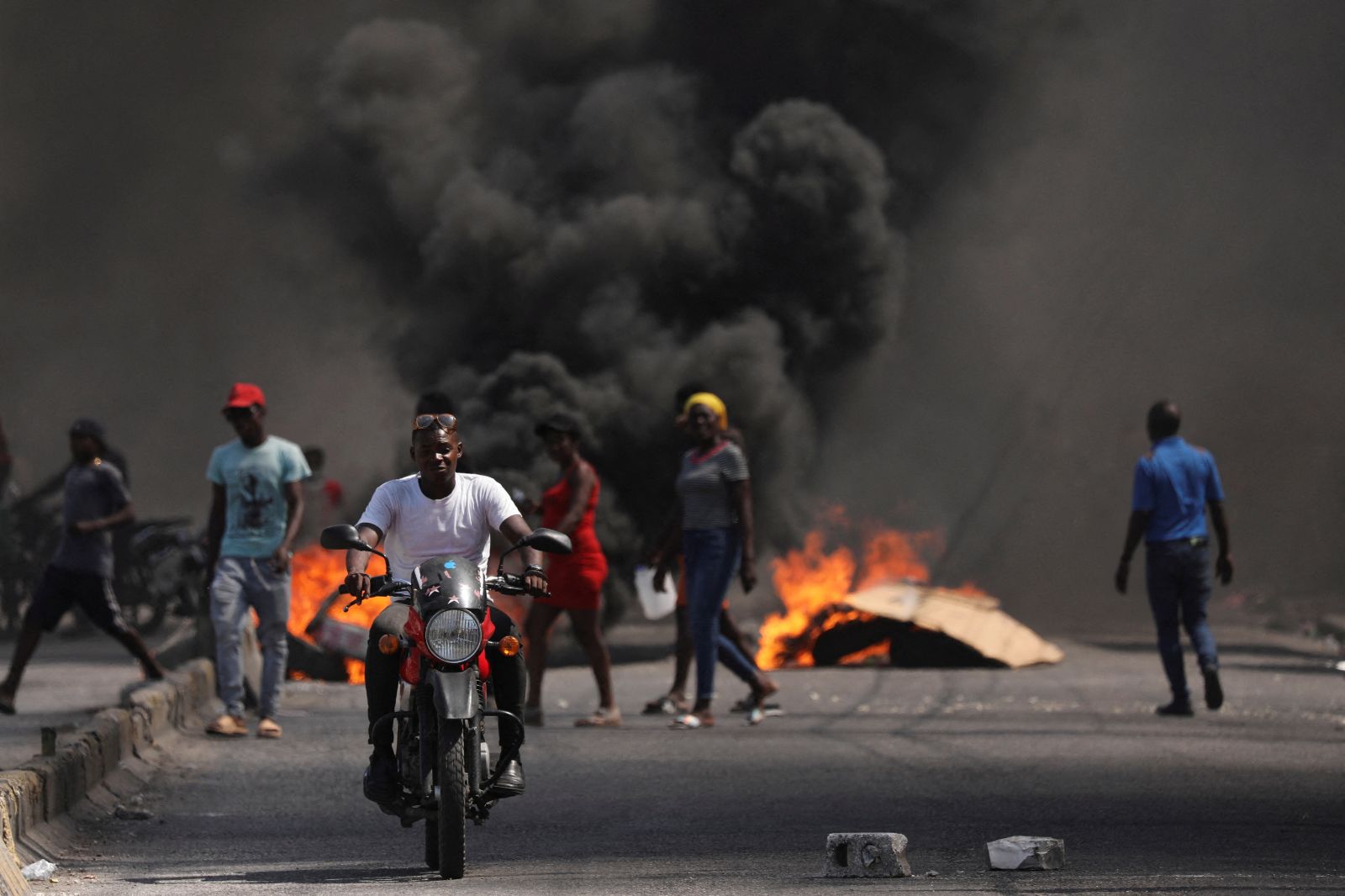 Haiti'de kriz: BM'nin çocuklara yardımı yağmalandı