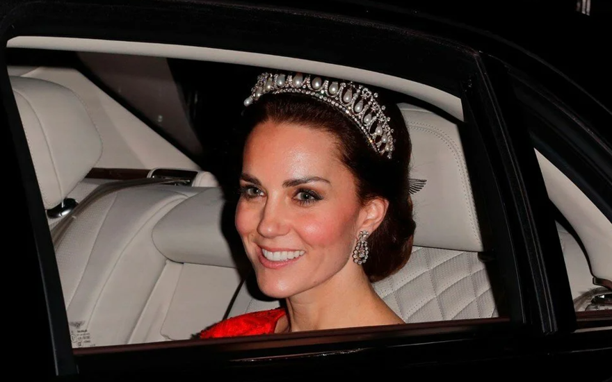 'Kraliçe Elizabeth, Kate Middleton'ı geleceğin kraliçesi olarak görüyor' 2