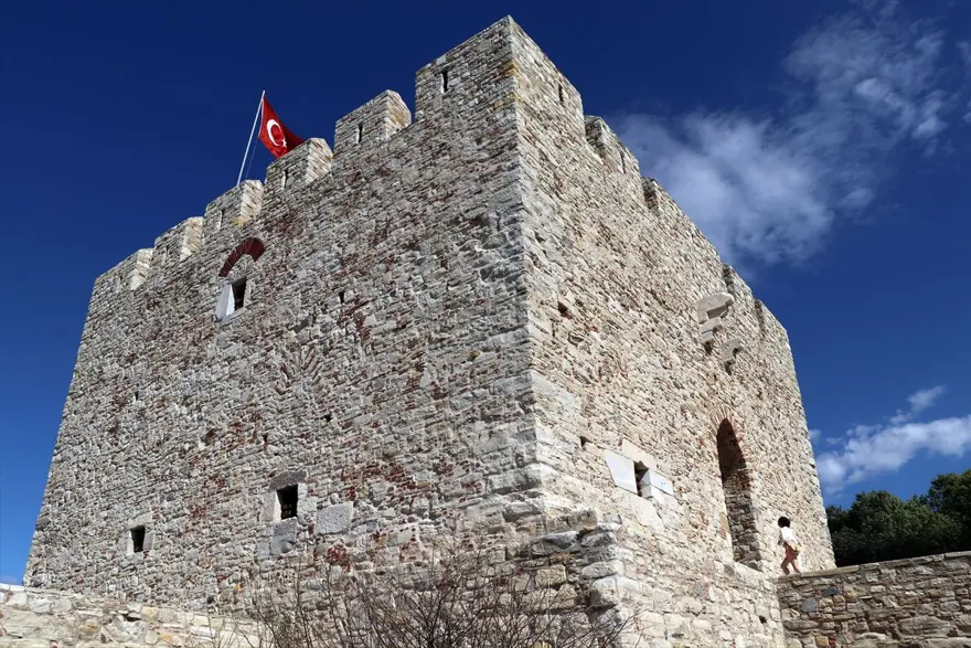 Barbaros Hayrettin Paşa'nın mirası kale turistlerden ilgi görüyor 5
