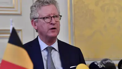 Belçika’da ırkçılık skandalı: Belediye başkanı istifa etti!