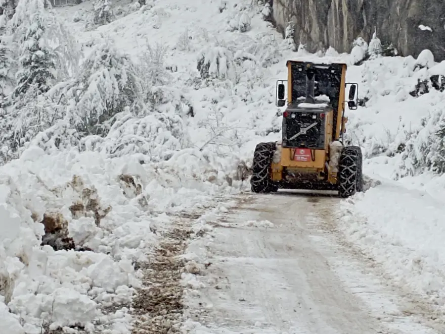 FIRTINA NEDENİYLE 3 TEKNE BATTI 18