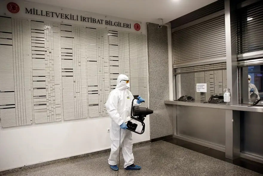 Meclis'te Corona virüs için dezenfeksiyon yapıldı 