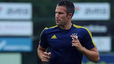 Van Persie yine yedek!