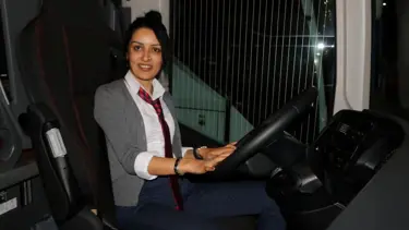 Hosteslik yaptığı şehirlerarası otobüsün kaptanı oldu