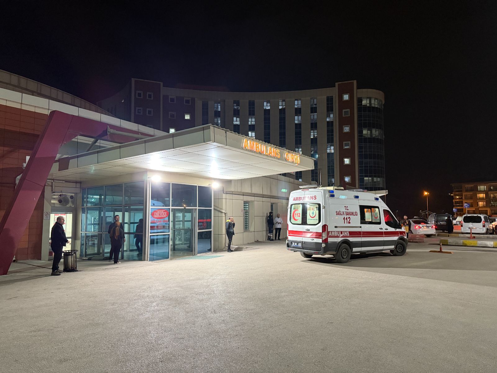 Ramazan topu görevlinin elinde patladı