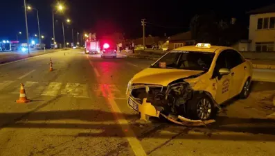 Çorum’da taksi ile otomobil çarpıştı: 6 yaralı