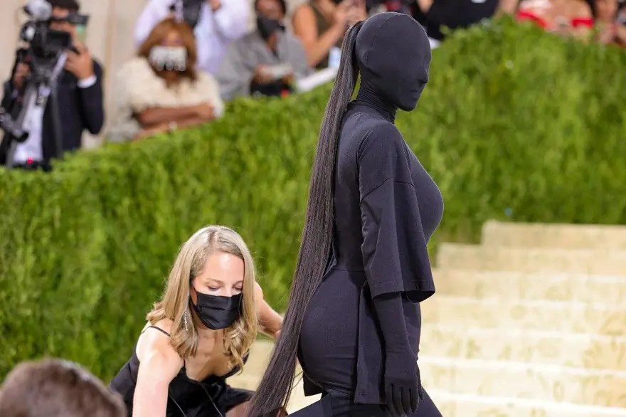 Kim Kardashian Met Gala kostümünü savundu 3