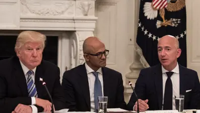 Trump ile Bezos anlaştı mı? Amerika bu olayı konuşuyor