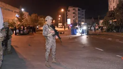 Arnavutköy'de silahlı saldırı: Polis yelekli bir kişi hayatını kaybetti