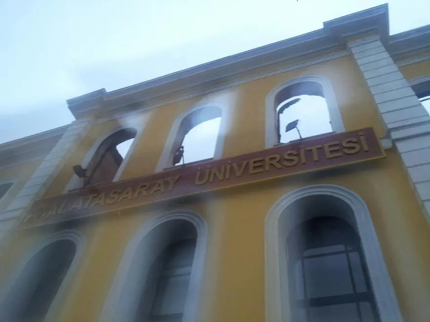 Galatasaray Üniversitesi'nde yangın 5