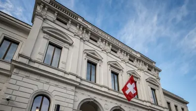 İsviçre'de bir siyasetçiye su tabancası cezası: Çocuklara hediye almış