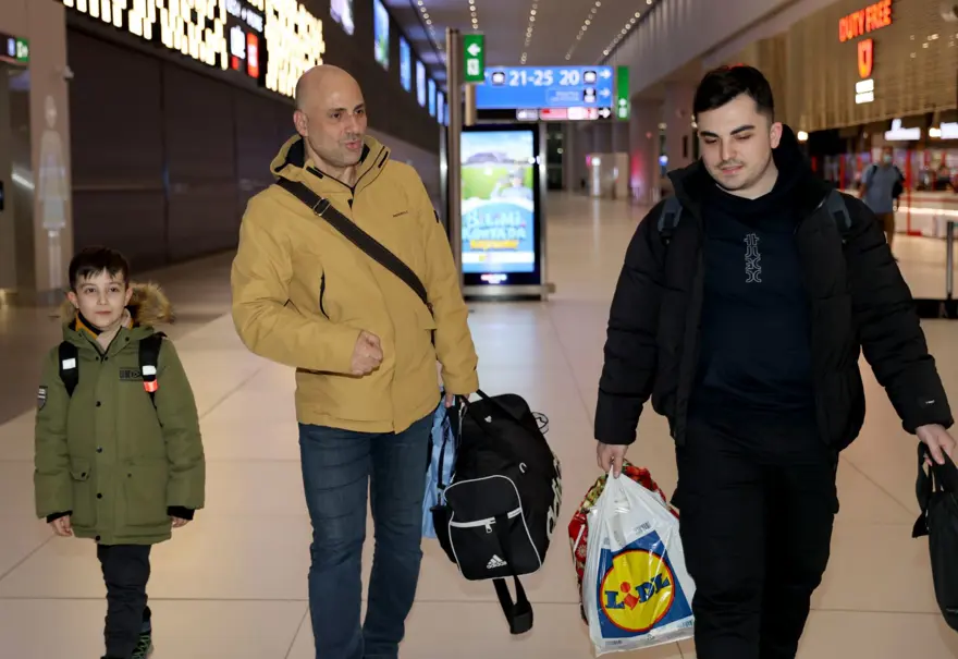 Ukrayna'dan tahliyeler sürüyor: Peş peşe atılan bombalarla uyandık 11