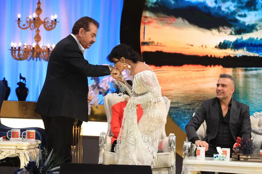 AZERİ KIZI GÜNEL, İBO SHOW'U SALLAYACAK 3