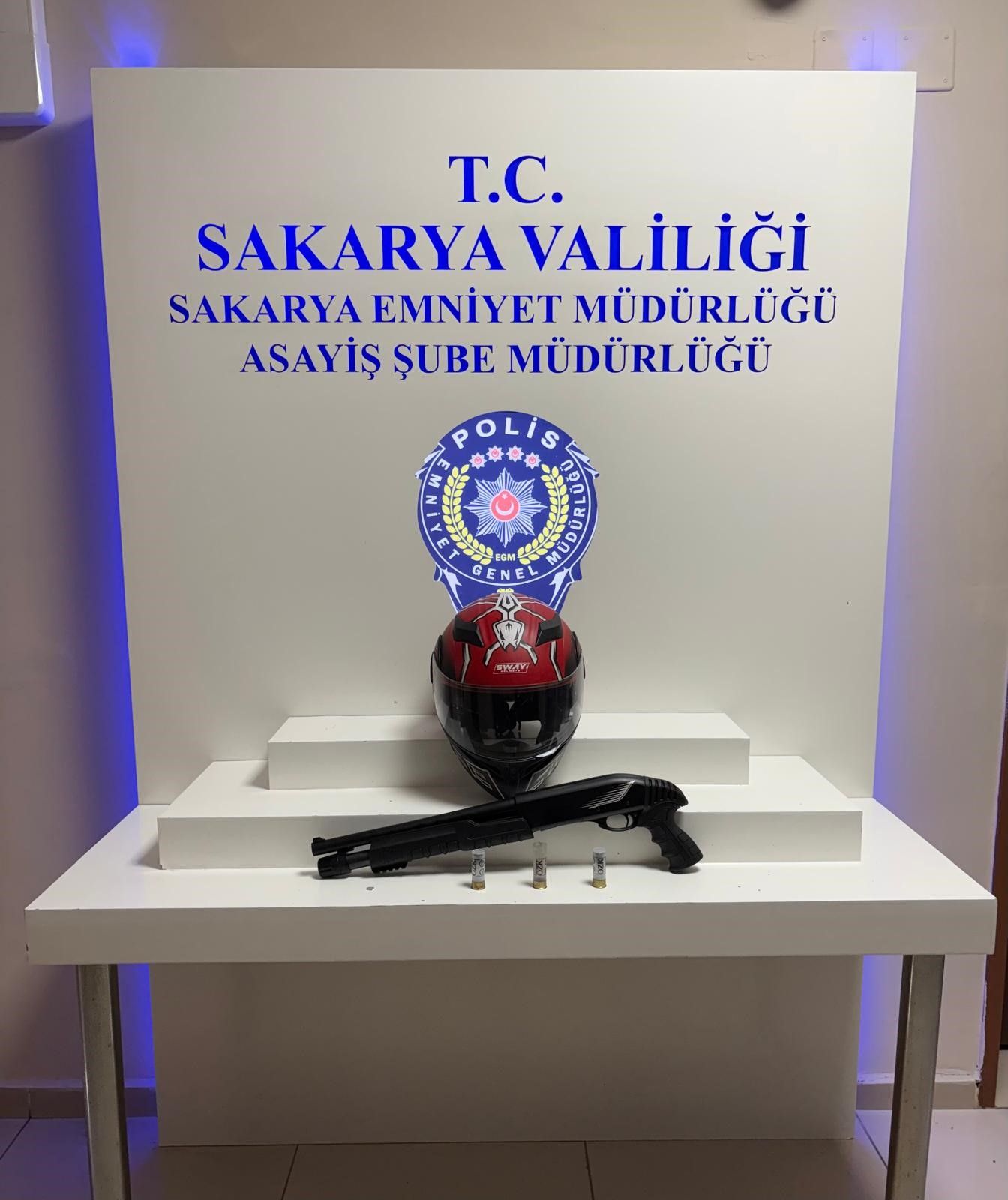 Motosiklet kaskıyla geldi, tüfekle 2 kişiyi yaraladı: 3 gözaltı
