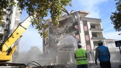 Sındırgı'da peş peşe artçı depremler