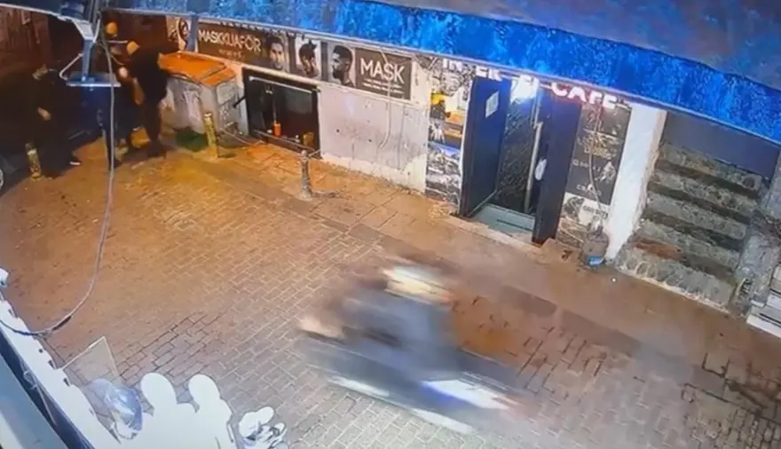 Taksim’de silahlı saldırı: Eski ortağı rakip mekanlaçalışmaya başladı, motosikletli saldırı düzenletti 2