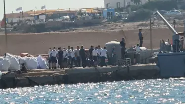 İtalya'daki gemi kazasında 27 kişi boğuldu