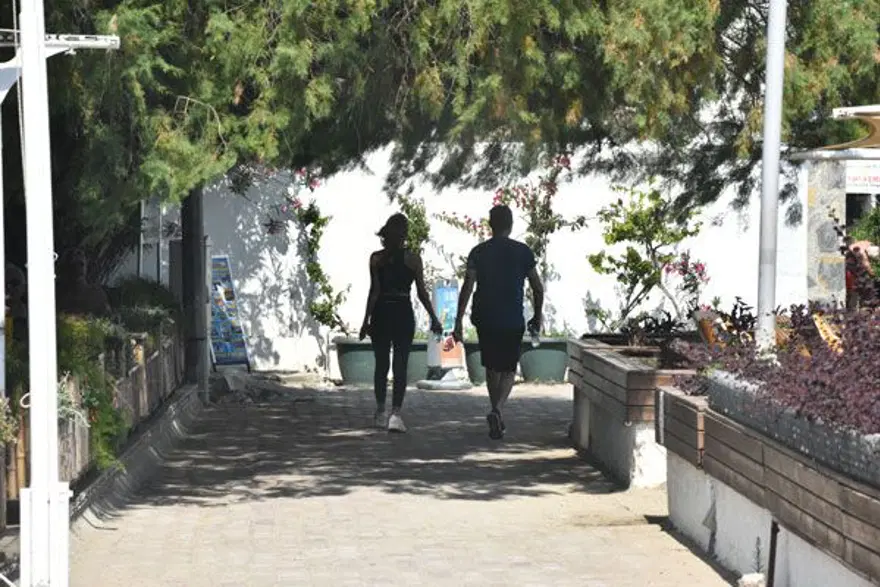 Fikret Orman,Tuğba Coşkun, Fikret Orman ve Tuğba Coşkun sabah yürüyüşü, Fikret Orman ve Tuğba Coşkun sabah sporu, ikret Orman ve Tuğba Coşkun Bodrum'da 5