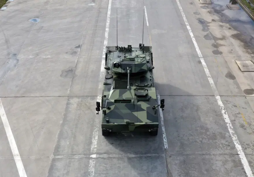 Yerli motorlu 8x8 Arma II görücüye çıktı 16