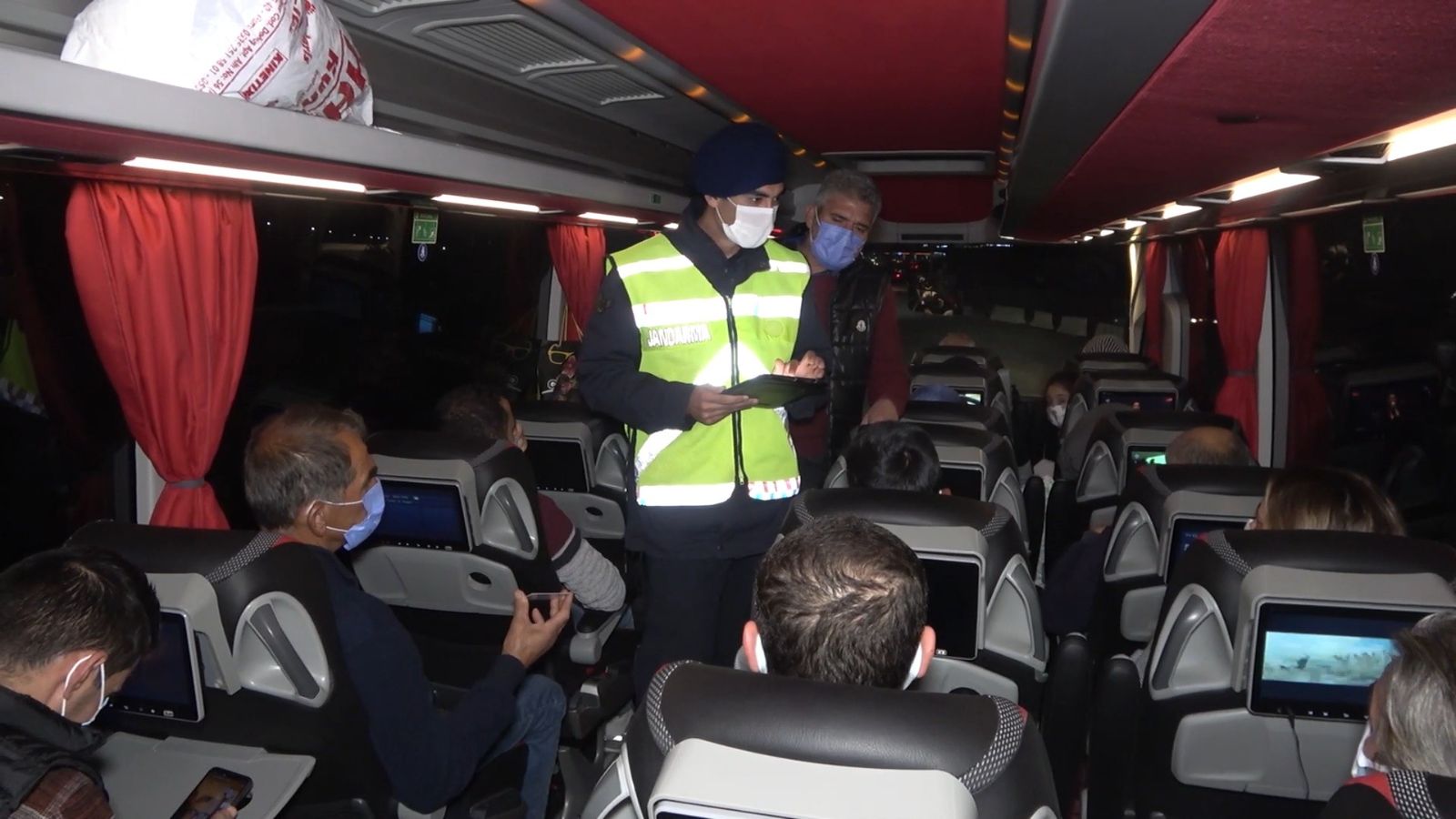 Kardeşinin 'HES kodu' ile seyahat ederken yakalandı: İyi niyetle yaptık