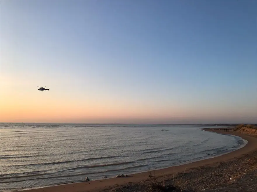 Mersin'de denizde kaybolan iki bekçiyi arama çalışmaları sürüyor 1 Mersin'de denizde kaybolan iki bekçiyi arama çalışmaları sürüyor 1