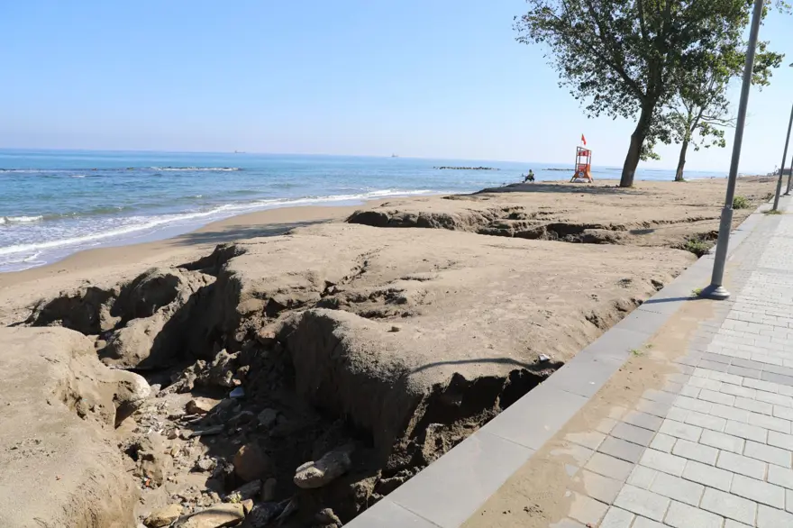 Karasu sahillerinde korkutan görüntü 6 Karasu sahillerinde korkutan görüntü 6