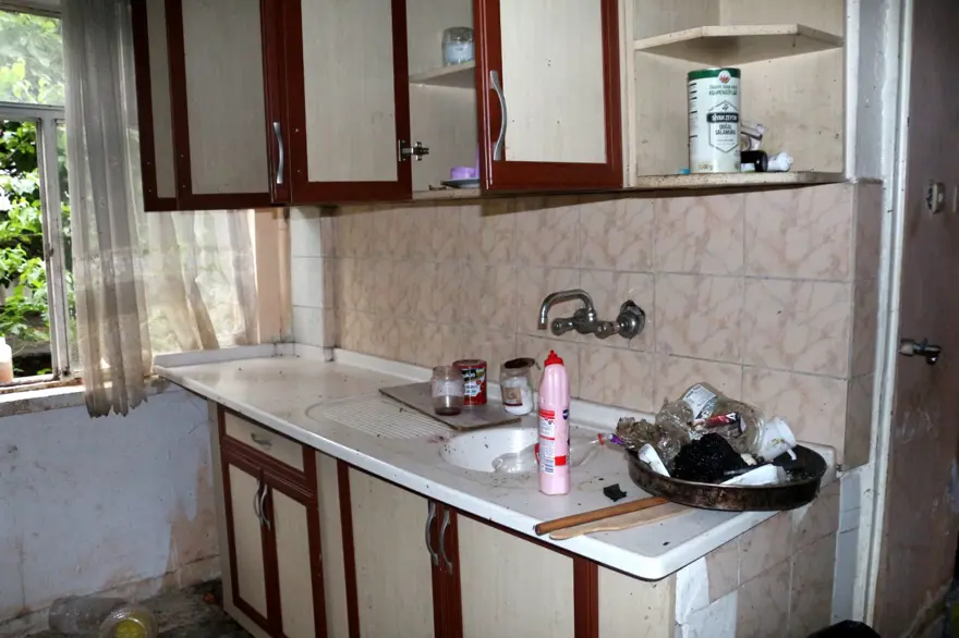 Kiracısını mahkeme kararıyla çıkardı: Şoke eden manzarayla karşılaştı 6