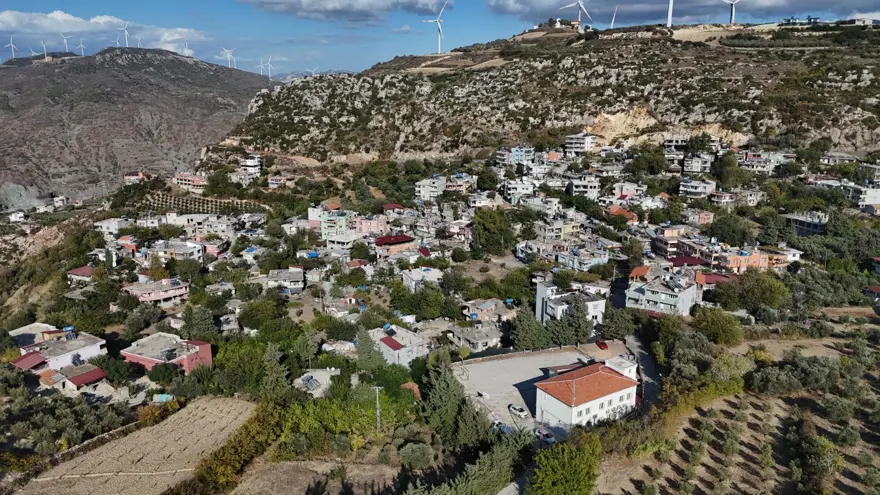 2 bin nüfuslu mahallede herkesin soyadı aynı: İlk kez duyan şaşırıyor 2 bin nüfuslu mahallede herkesin soyadı aynı: İlk kez duyan şaşırıyor