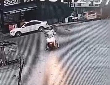 İstanbul'da AVM'ye ateş açıldı