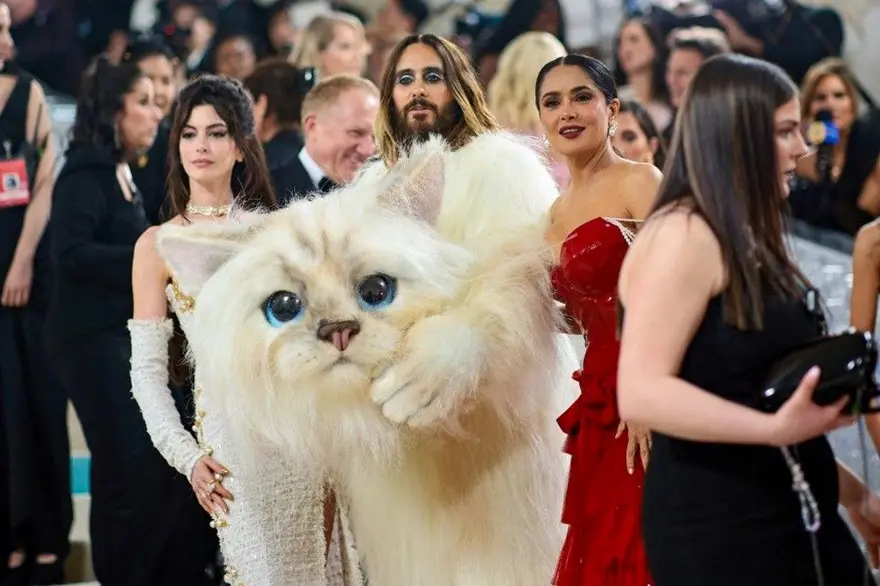 Jared Leto ekipmansız düz duvara tırmandı 5