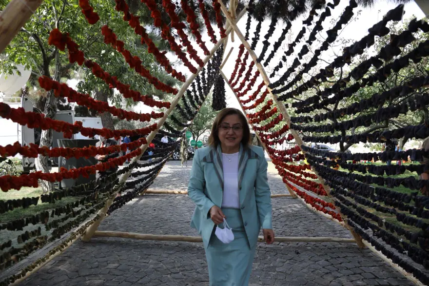 GastroAntep Festivali, fıstık hasadı ve şire yapımı ile başladı 10