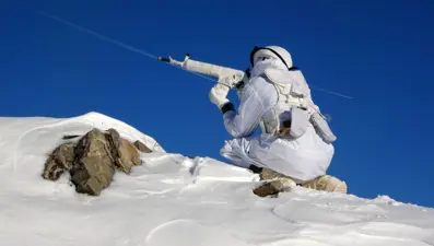 5 metrelik karda görev yapan hudut kartalları