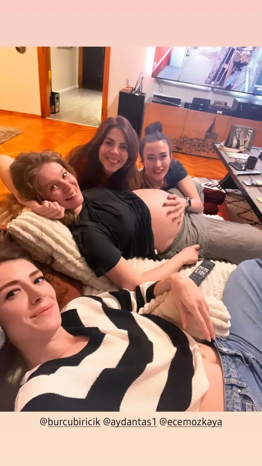 ARKADAŞLARIYLA BULUŞTU 5 ARKADAŞLARIYLA BULUŞTU 5