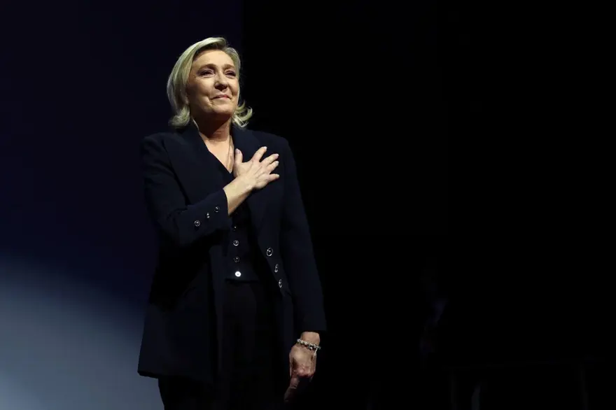 Fransa'da sandıktan aşırı sağ çıktı: "Macron'un kaybettiği bahis" 11